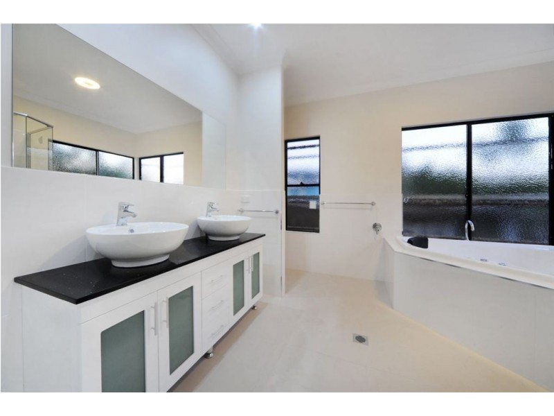 39 Beth Court, Cannonvale QLD 4802
