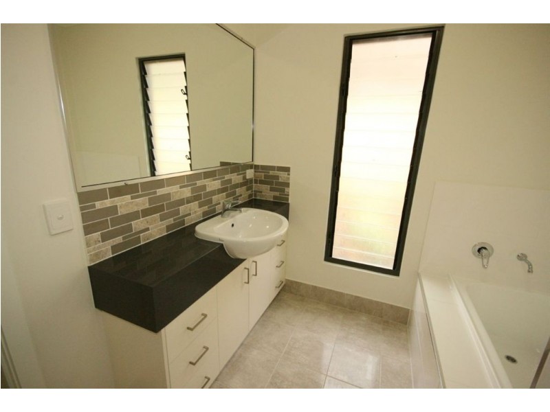 49 Eshelby Drive, Cannonvale QLD 4802