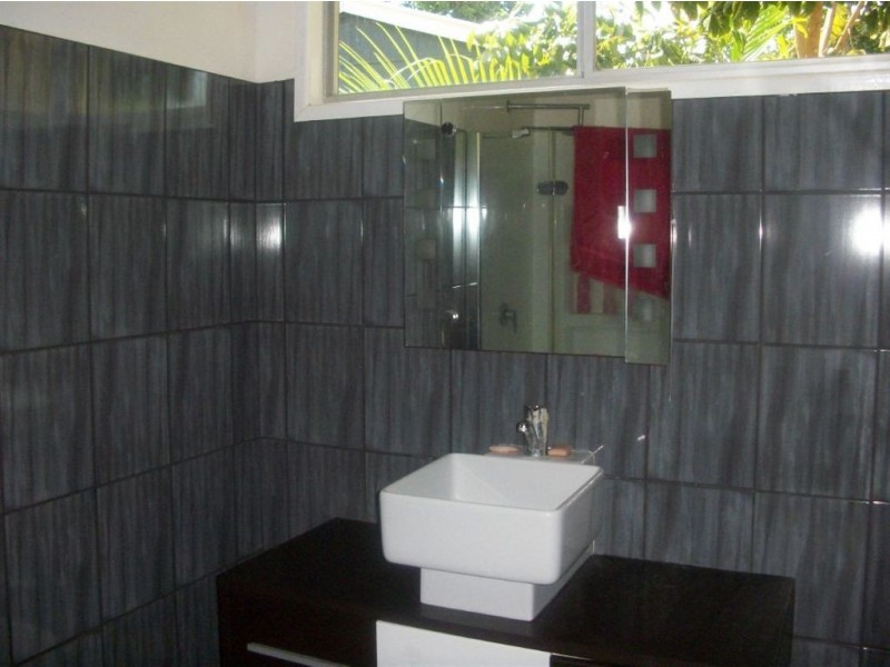 239 Shute Harbour Road, Airlie Beach QLD 4802