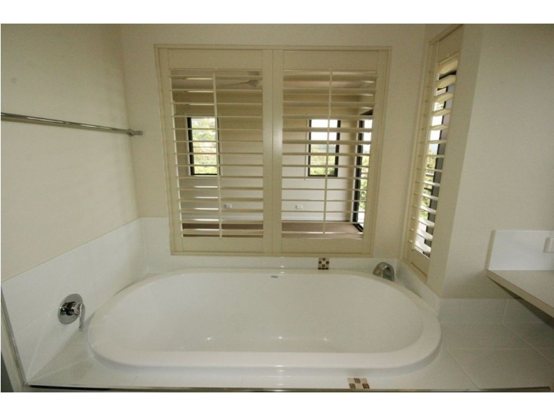 45 Eshelby Drive, Cannonvale QLD 4802