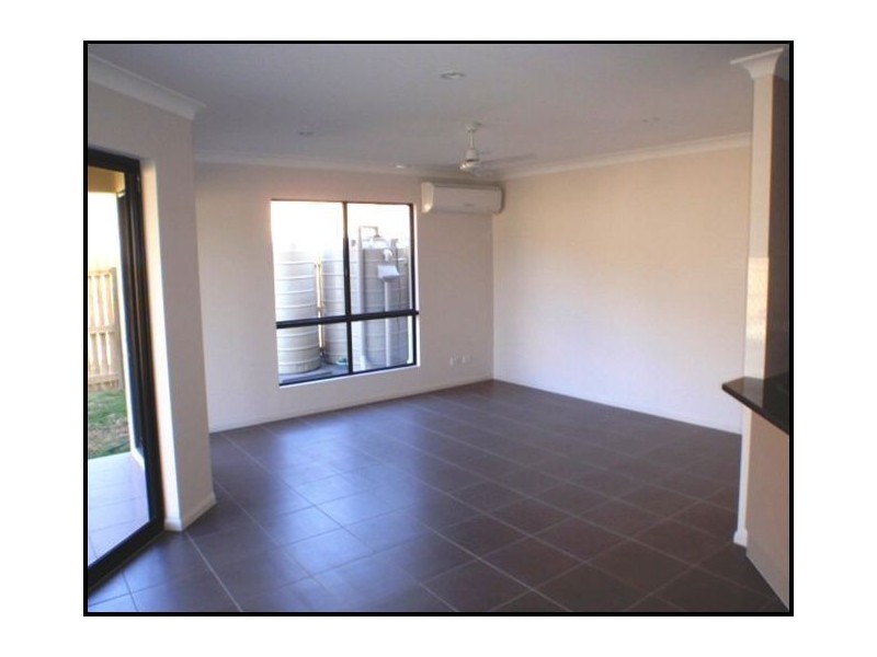 2/46 South Molle Boulevarde, Cannonvale QLD 4802