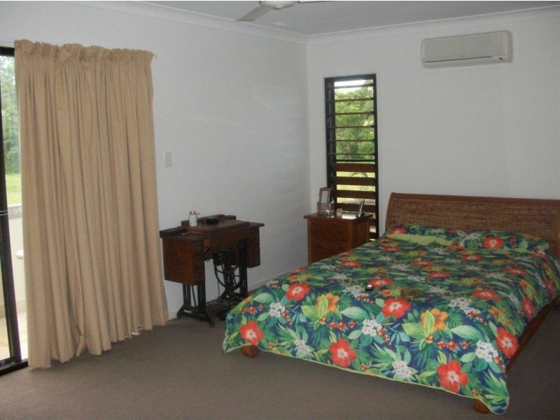 92 Abell Road, Cannonvale QLD 4802