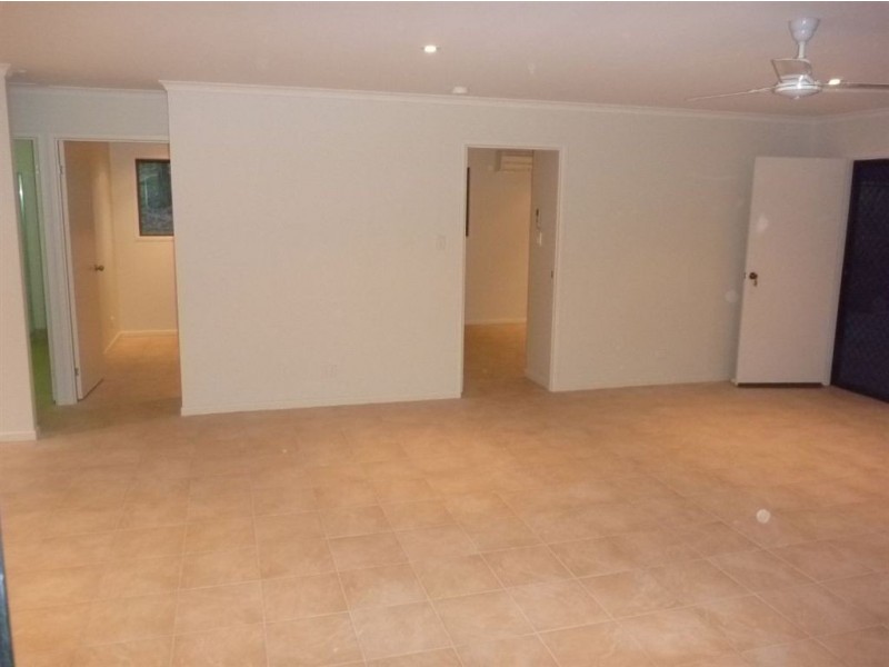 52 Wattle Road, Cannonvale QLD 4802