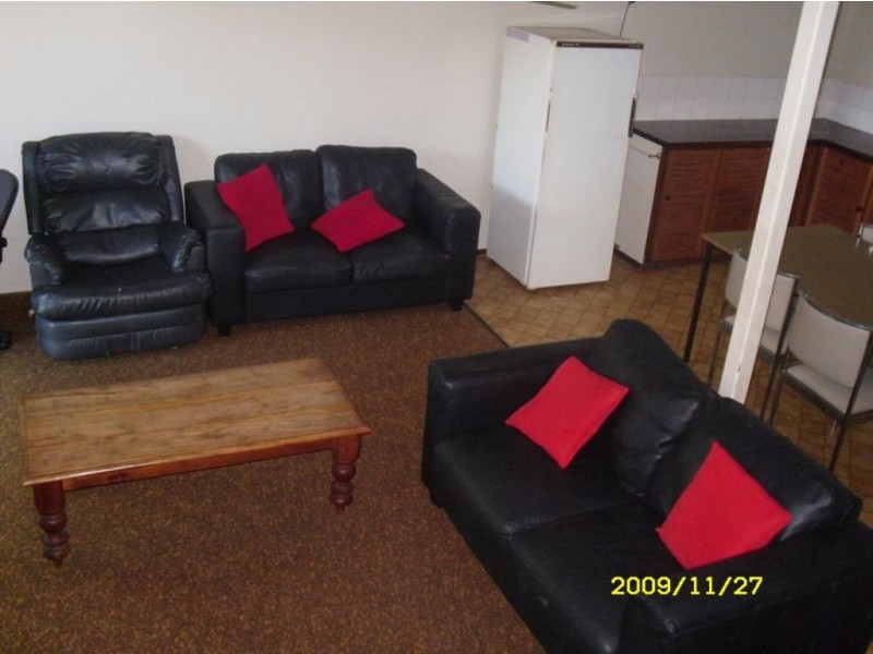 2/146 Shute Harbour Road, Cannonvale QLD 4802