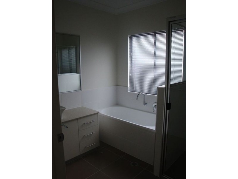 1 Flinders Court, Cannonvale QLD 4802