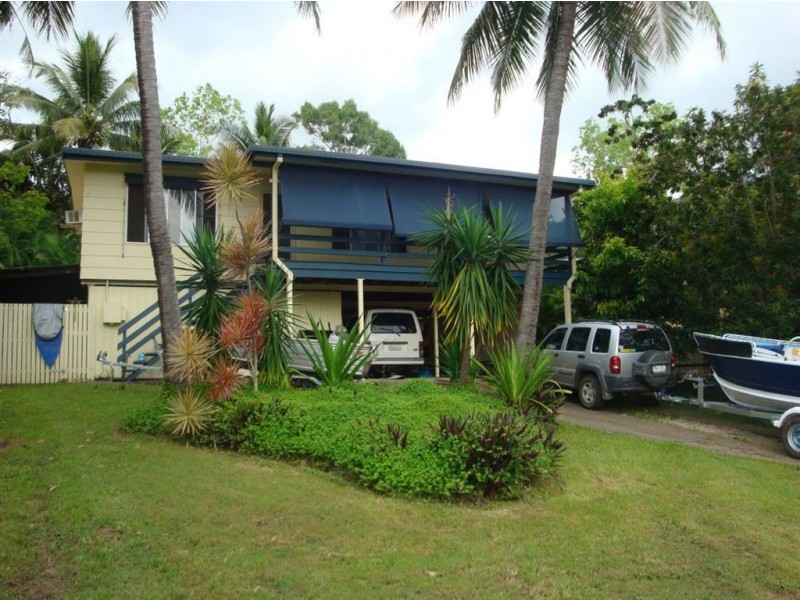 15 Wambiri Street, Cannonvale QLD 4802