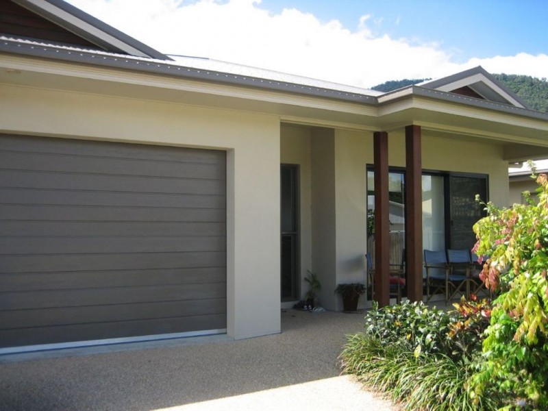 2/42 Endeavour Cct, Cannonvale QLD 4802