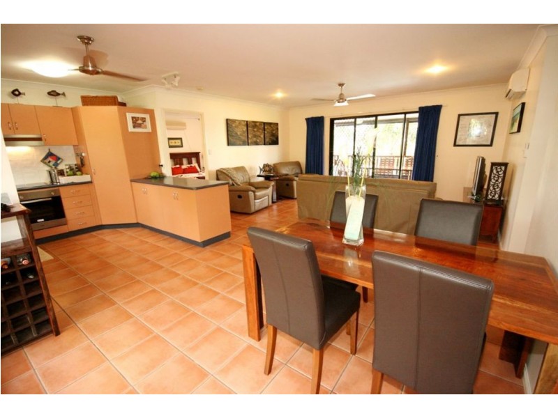 60 Country Road, Cannonvale QLD 4802