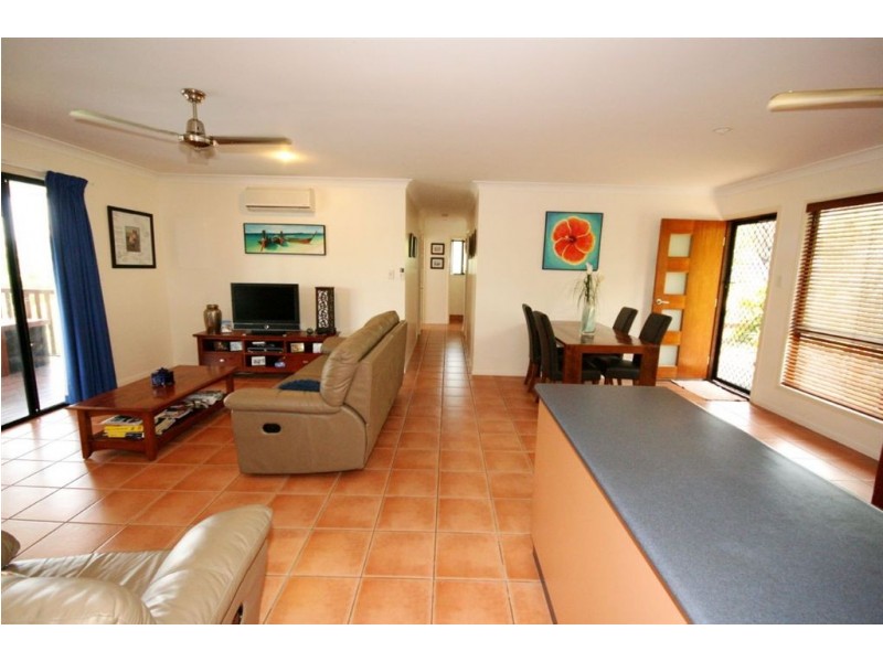 60 Country Road, Cannonvale QLD 4802