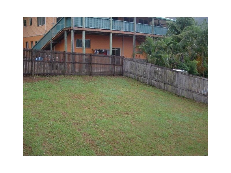 6 William Close, Cannonvale QLD 4802