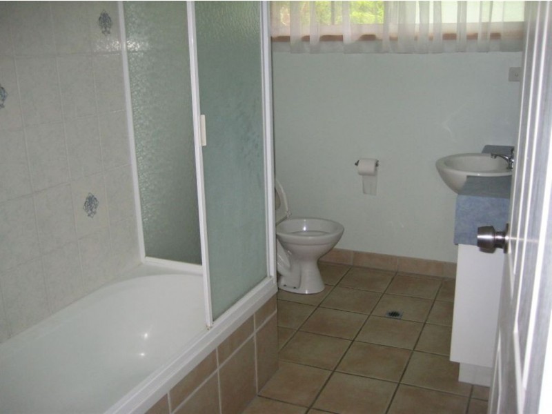 6 William Close, Cannonvale QLD 4802