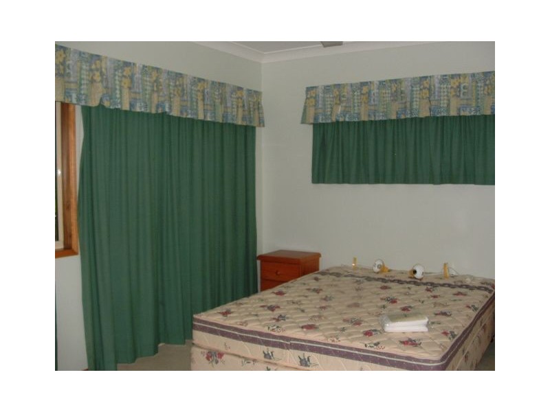 6 William Close, Cannonvale QLD 4802