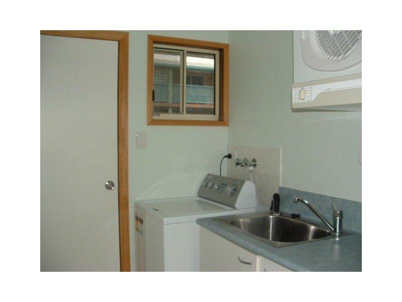 6 William Close, Cannonvale QLD 4802