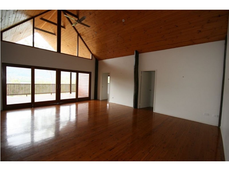 139 Parkland Drive, Cannonvale QLD 4802