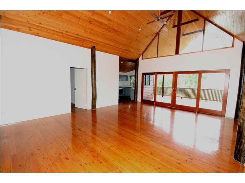 139 Parkland Drive, Cannonvale QLD 4802