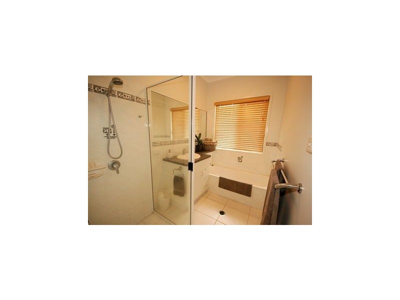 20 Sanctuary, Jubilee Pocket QLD 4802