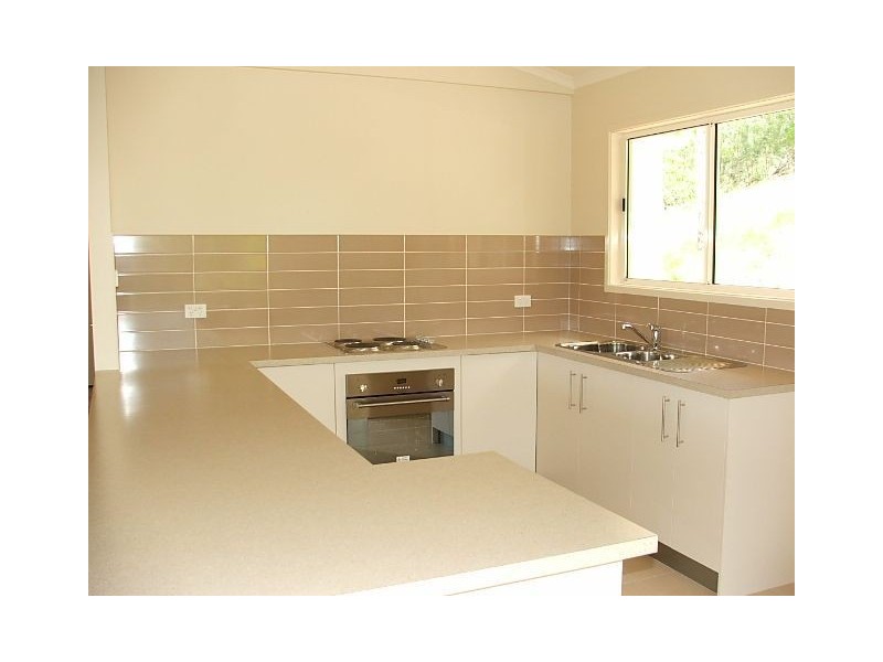 14 Grace Avenue, Cannonvale QLD 4802