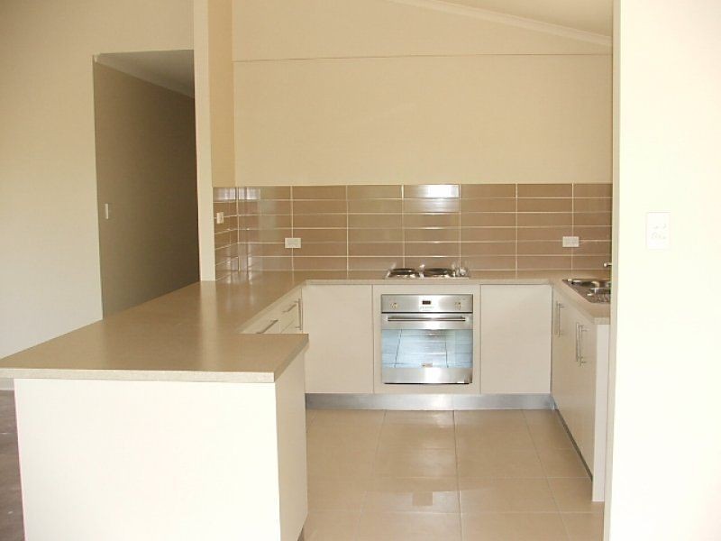 14 Grace Avenue, Cannonvale QLD 4802