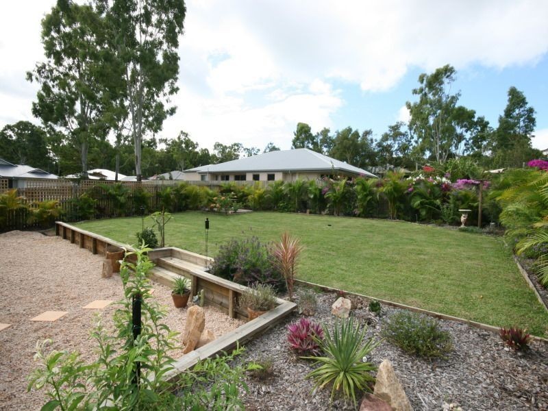 23 Valley Drive, Cannonvale QLD 4802