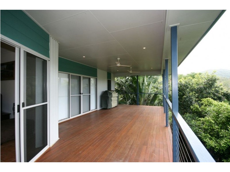 24 Pringle Road, Cannonvale QLD 4802