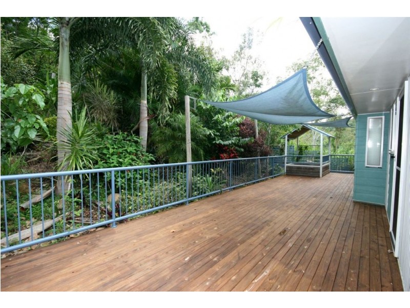 24 Pringle Road, Cannonvale QLD 4802