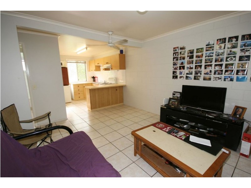 11/6 St Martins Lane, Cannonvale QLD 4802