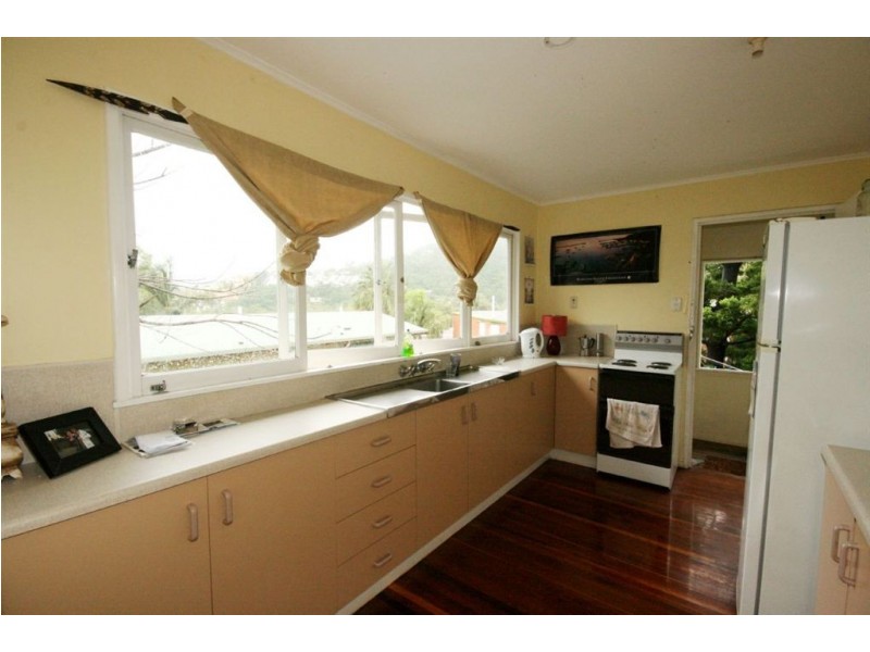 8 Begley Street, Airlie Beach QLD 4802