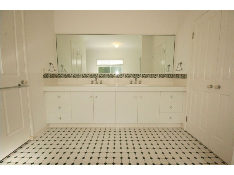 12 Wildlife Road, Jubilee Pocket QLD 4802