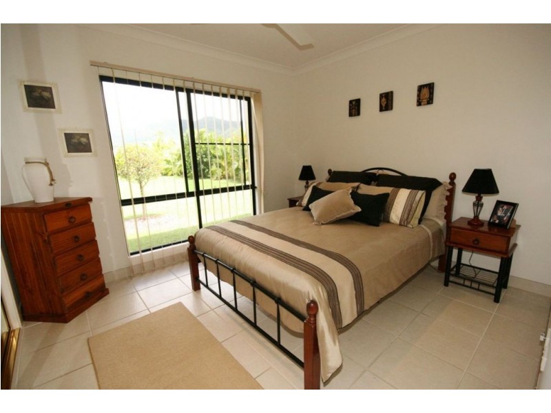 76 Galbraith Park Drive, Cannonvale QLD 4802