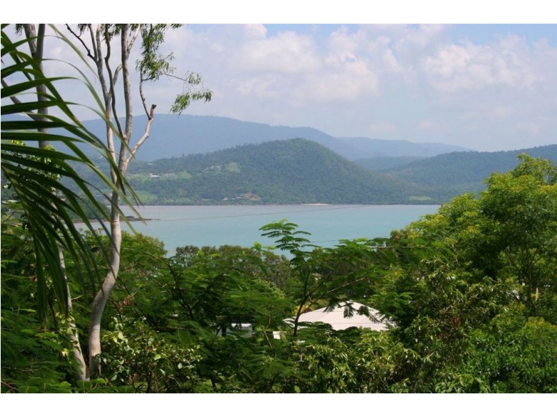 11 William Close, Cannonvale QLD 4802