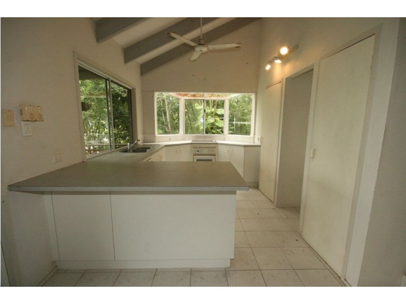 11 William Close, Cannonvale QLD 4802