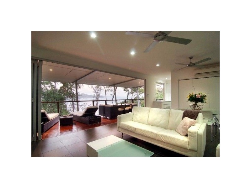 5 Harbour Ave, Shute Harbour QLD 4802