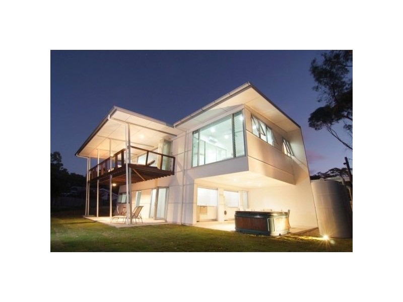 5 Harbour Ave, Shute Harbour QLD 4802