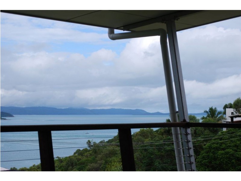 5 Harbour Ave, Shute Harbour QLD 4802