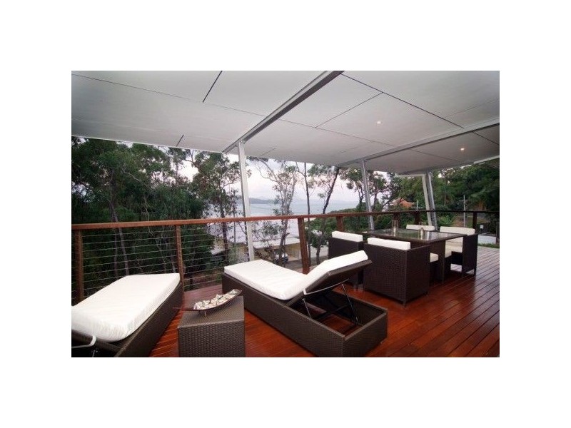 5 Harbour Ave, Shute Harbour QLD 4802