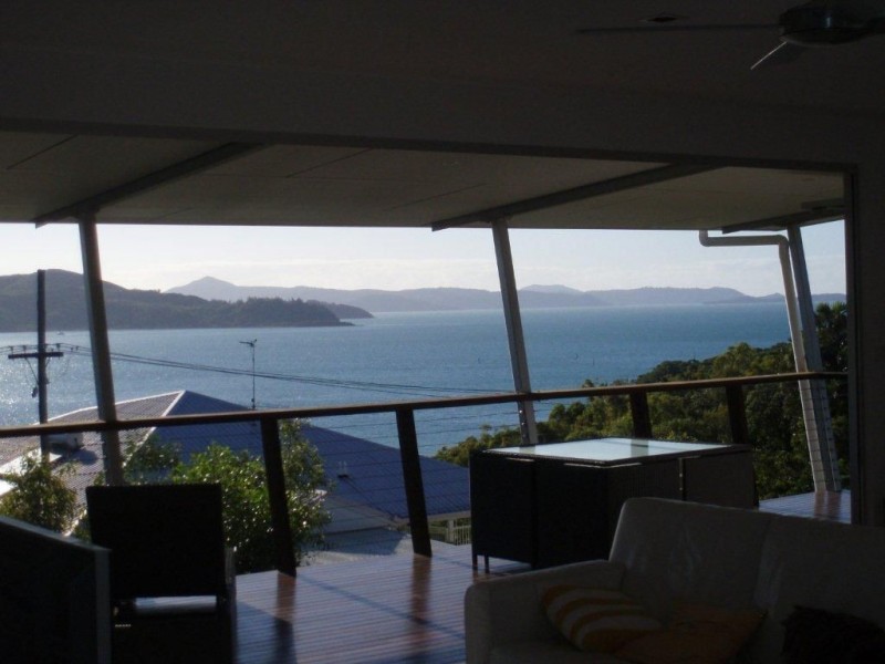 5 Harbour Ave, Shute Harbour QLD 4802