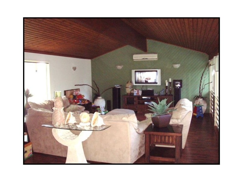 8 Woomerah Avenue, Cannonvale QLD 4802