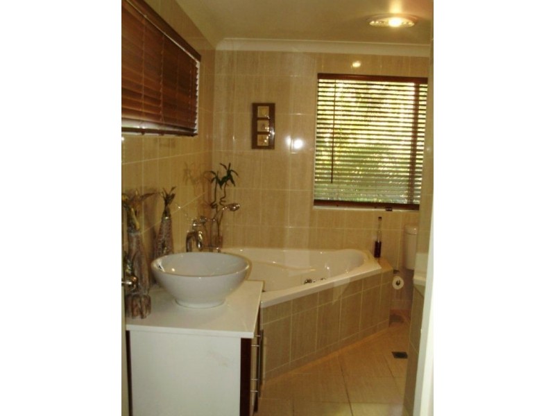 8 Woomerah Avenue, Cannonvale QLD 4802