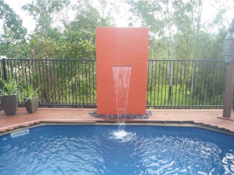 2/7 Macarthur Drive, Cannonvale QLD 4802