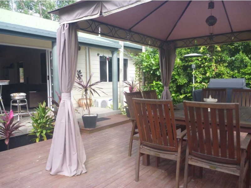 2/7 Macarthur Drive, Cannonvale QLD 4802