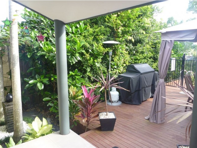 2/7 Macarthur Drive, Cannonvale QLD 4802