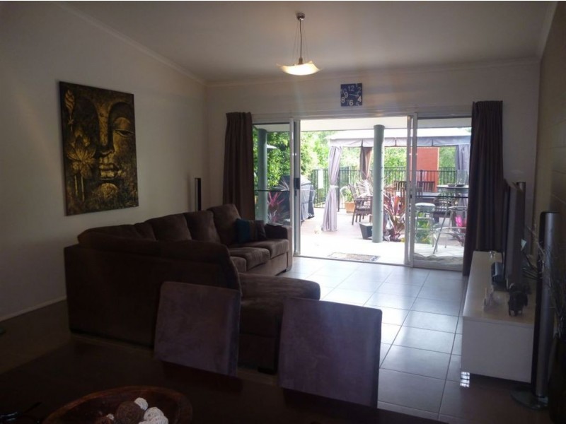 2/7 Macarthur Drive, Cannonvale QLD 4802