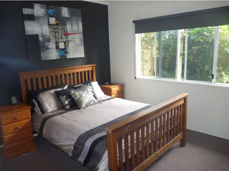 2/7 Macarthur Drive, Cannonvale QLD 4802