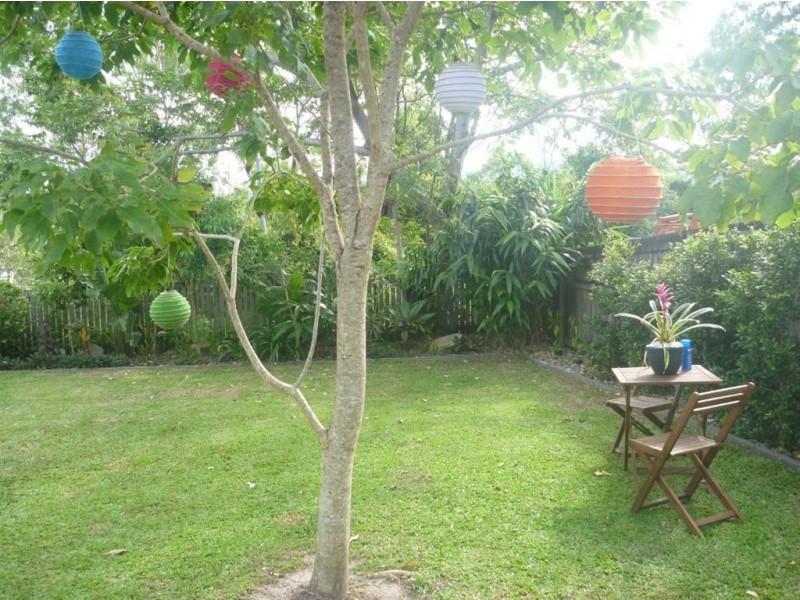 2/7 Macarthur Drive, Cannonvale QLD 4802