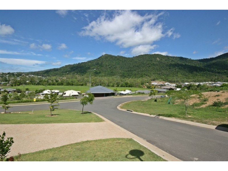 4 Scarlet Gum Crescent, Cannonvale QLD 4802