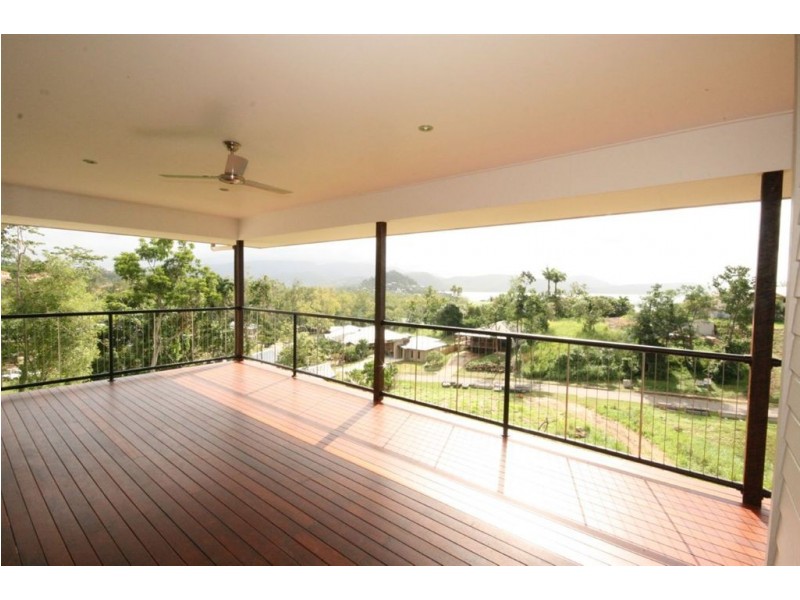 60 Eshelby Drive, Cannonvale QLD 4802