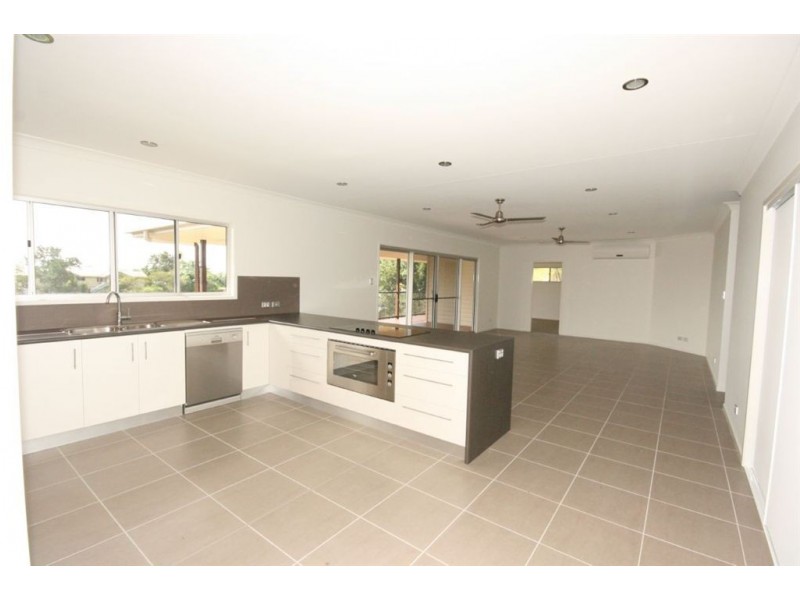60 Eshelby Drive, Cannonvale QLD 4802
