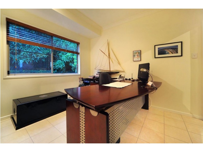 3 Country Road, Cannonvale QLD 4802