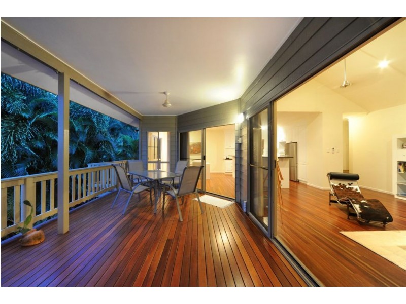 3 Country Road, Cannonvale QLD 4802