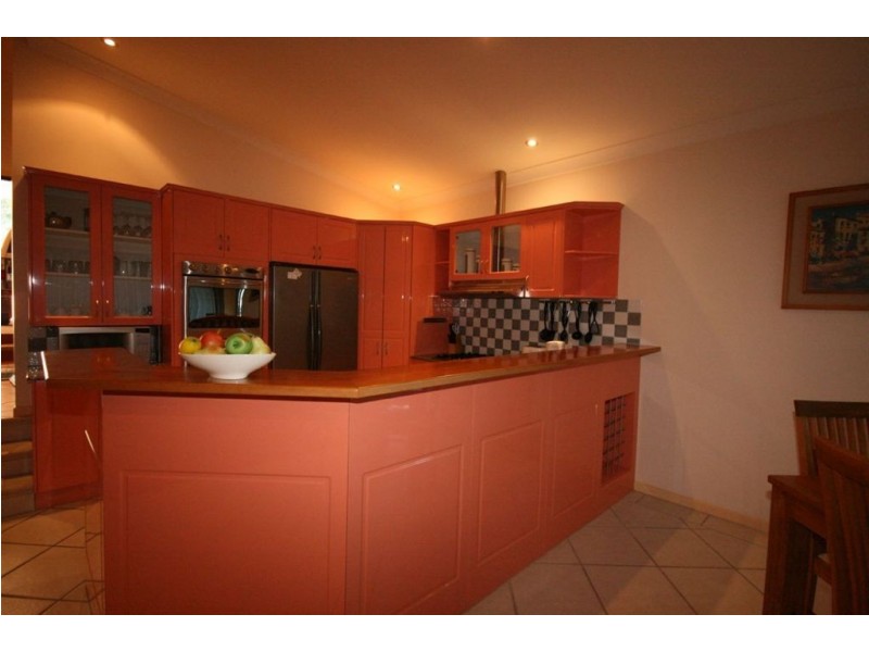 17a Nara Avenue, Airlie Beach QLD 4802